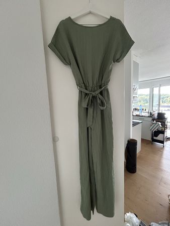 Damen Jumpsuit kurzarm oliv mit Bindegürtel neuwertig
