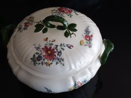 Soupière Villeroy & Boch, contenance 2 litres.