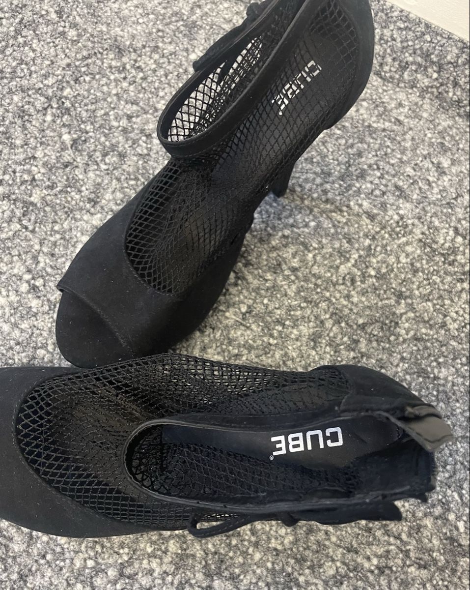 Scarpe da donna: Pumps mit Netzstoff Marke CUBE schwarz Grösse 40 neu – Nuovo (secondo la descrizione) da Au ZH venduto da Jaggy4 3