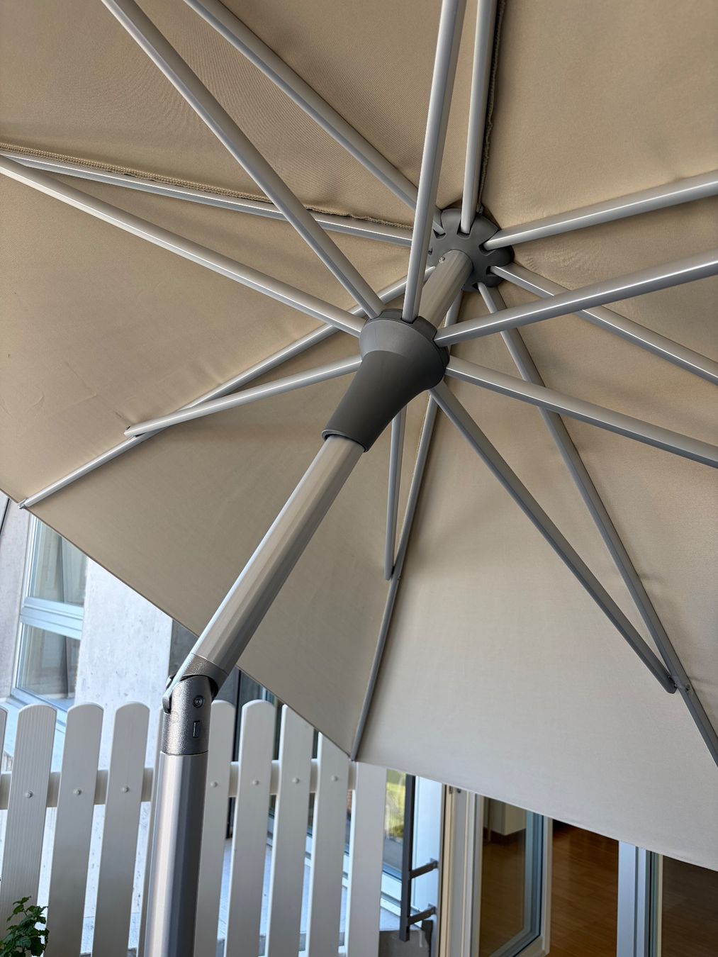 Glatz Sonnenschirme: Sonnenschirm Glatz Alu-Smart 240x240 – Gebraucht aus Uster von Schwyzli 4