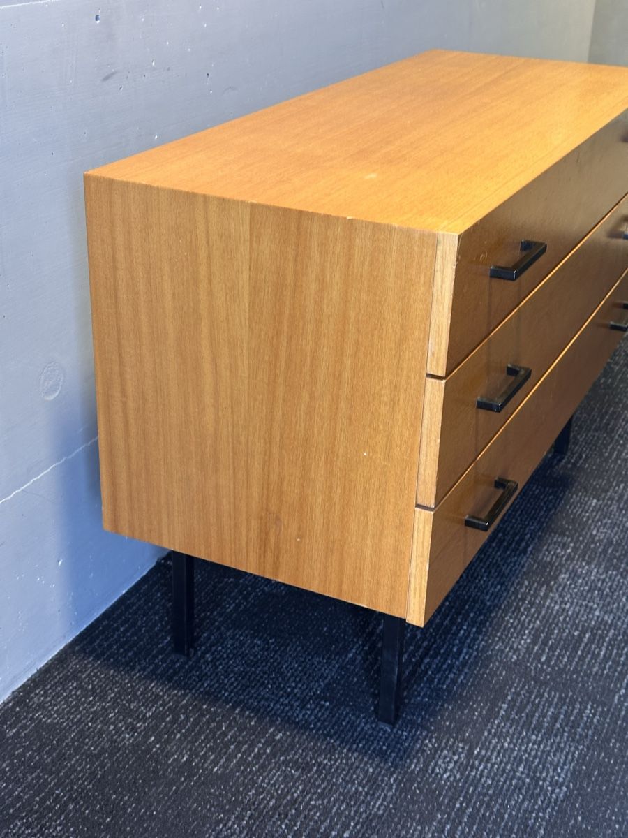 Cassettiere: Mid Century Modern Kommode, Sideboard mit 3 Schubladen. Top – Usato da Lustmühle venduto da Belair1955 6