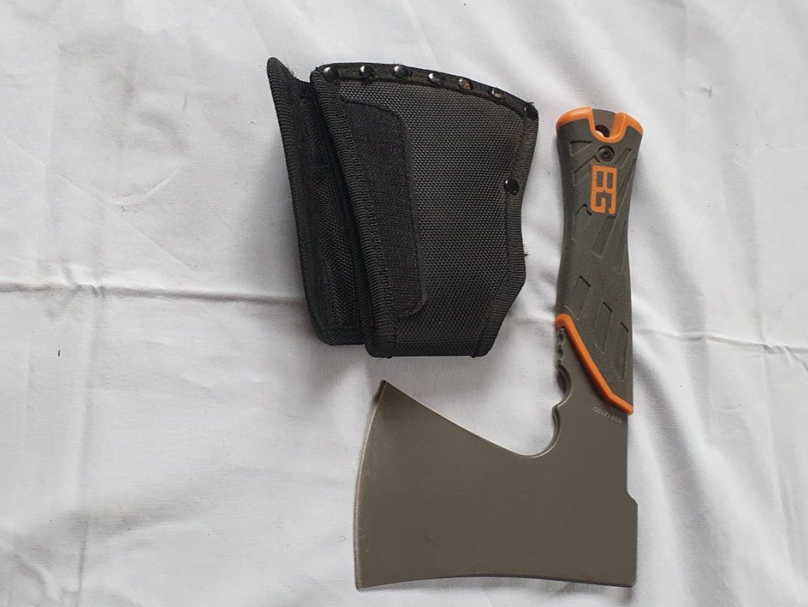Gerber Tous les outils: Axt Gerber Bear mit Hülle – D'occasion à Läufelfingen par jac_vp95 2