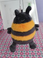Flauschige Hummel sucht Dich ca. 18 cm Höhe mit Aufhänger