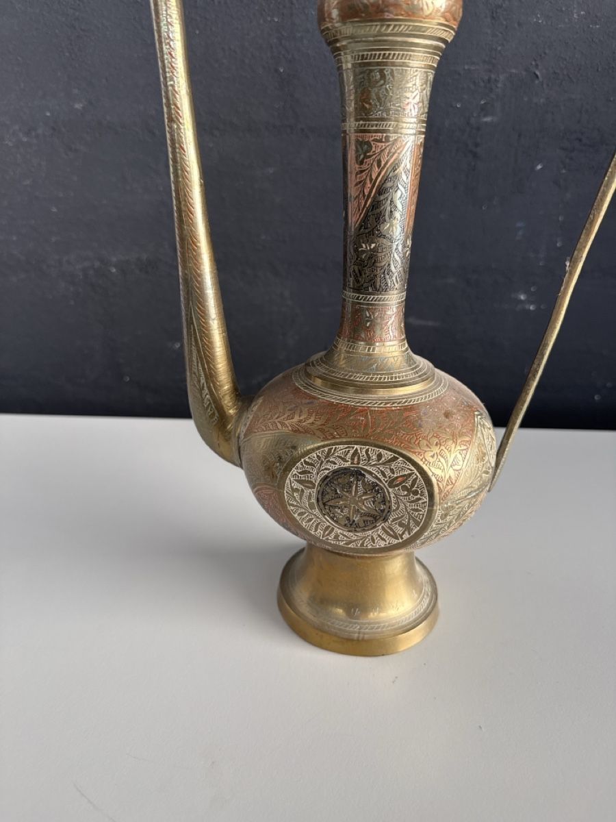 Caraffe: Dekorative Messingkanne orientalisch verziert gebraucht – Usato da Näfels venduto da Meelis 2