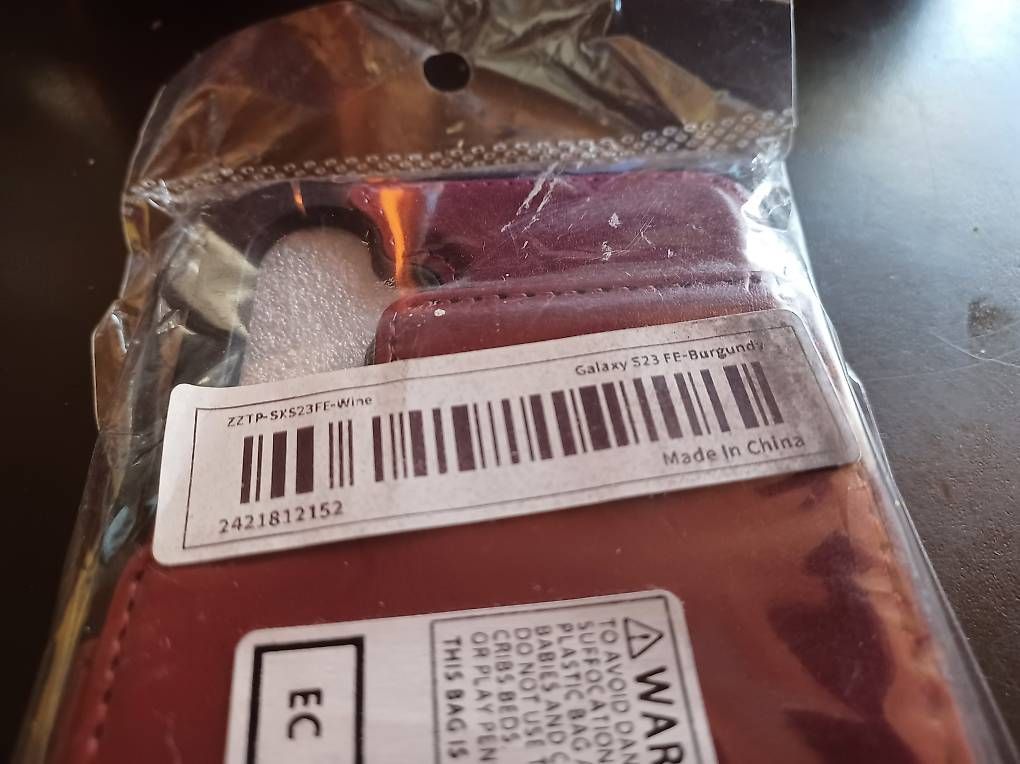 Cover & Protezioni schermo: Handyhülle Galaxy S23 Burgund – Usato da Niederbipp venduto da flodur55 1