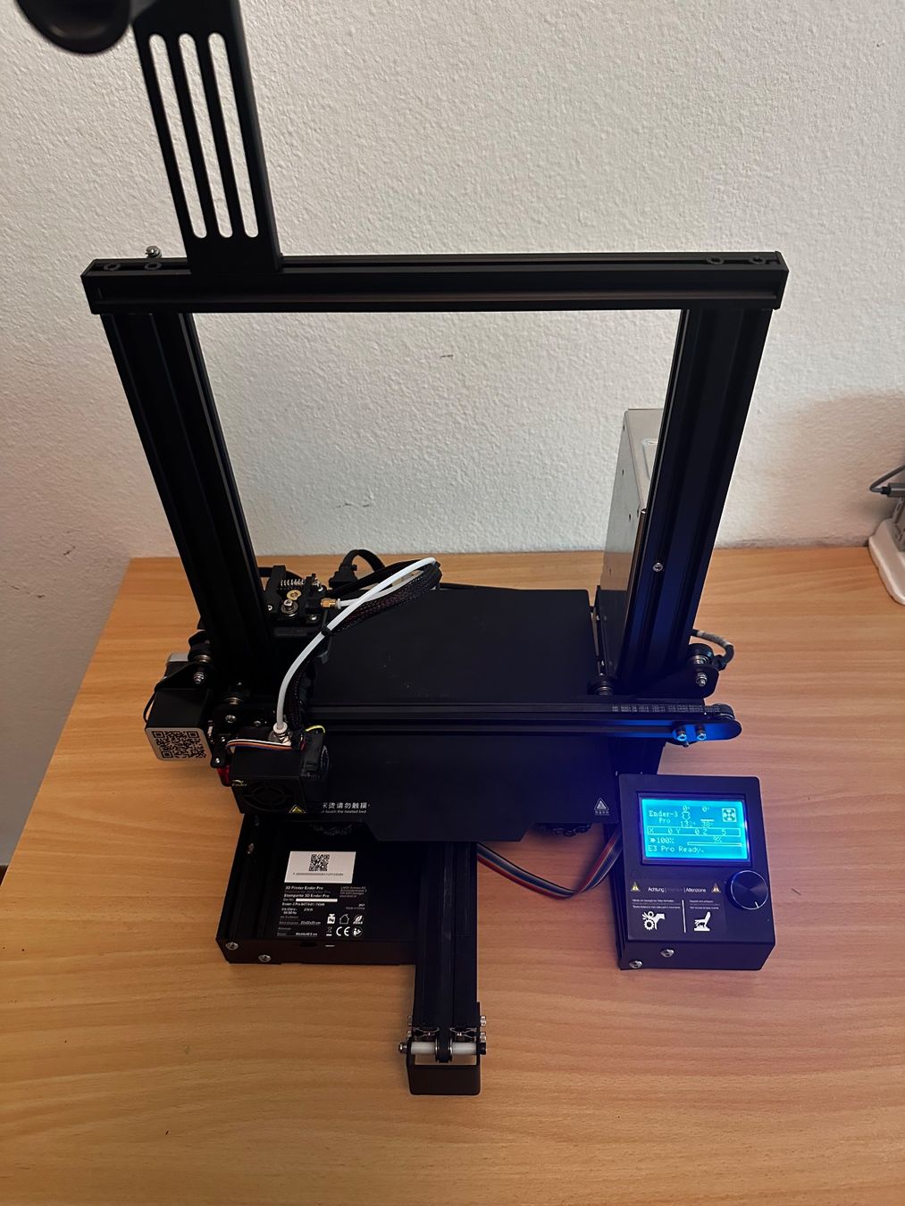 Creality Stampanti 3D: Ender 3 Pro 3D Drucker mit AutoNivellierung & Filamentsensor – Usato da Moosseedorf venduto da MirtoCarlo