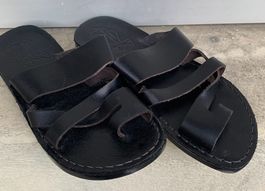 Superbes sandales minimaliste CAMEL 100%cuir noir n.37