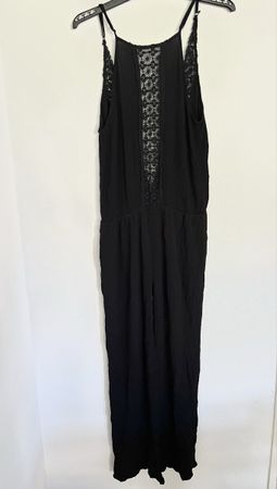 SCHWARZER SPITZEN-JUMPSUIT Gr. M, wie neu