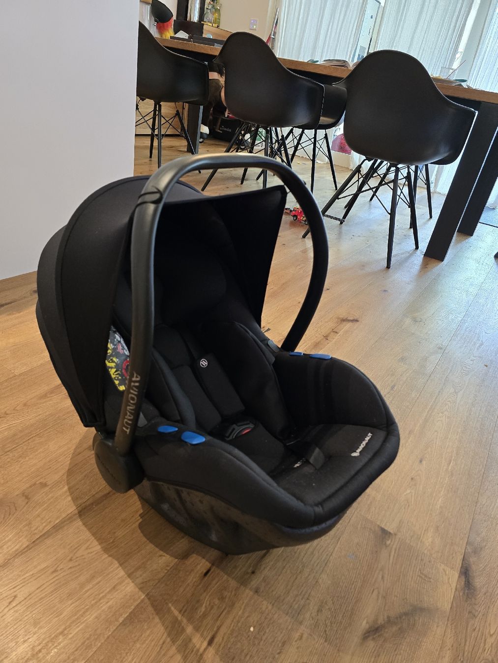 Seggiolini per auto: Avionaut Babyschale – Usato da Lachen SZ venduto da mar_22sq 1