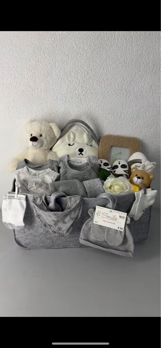 Kleiderpakete & -sets: Geschenk zur Geburt, Baby Set! – Neu und originalverpackt aus Eschlikon TG von murati123 3