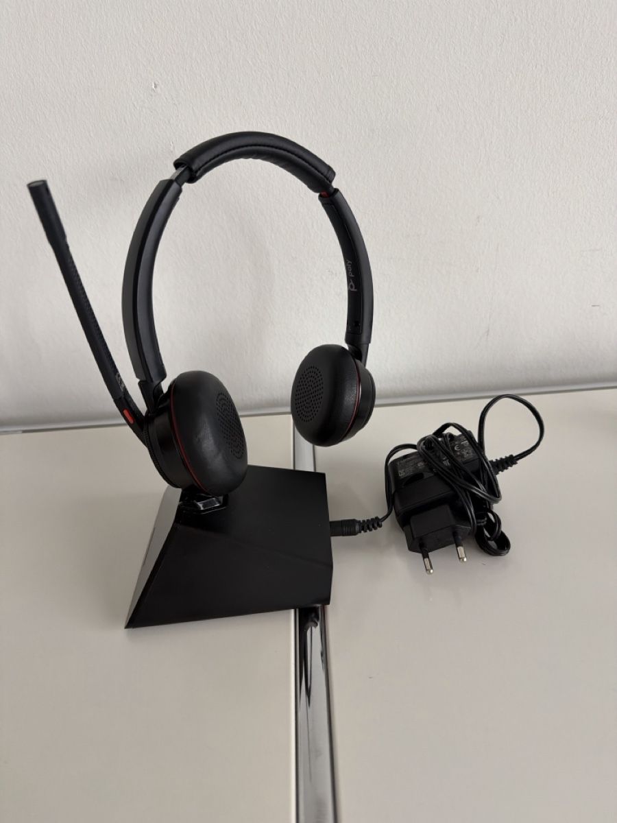 Casques audio: Plantronics Savi 8200 DECT Headset mit Ladestation gebraucht – Neuf (Voir description) à Biel/Bienne par RO19