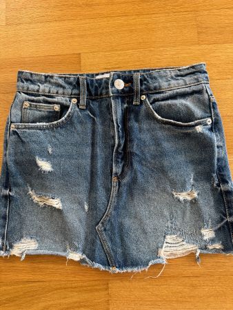Cooler ZARA Jeans-Minirock in klassisch Mid-Blue Denim