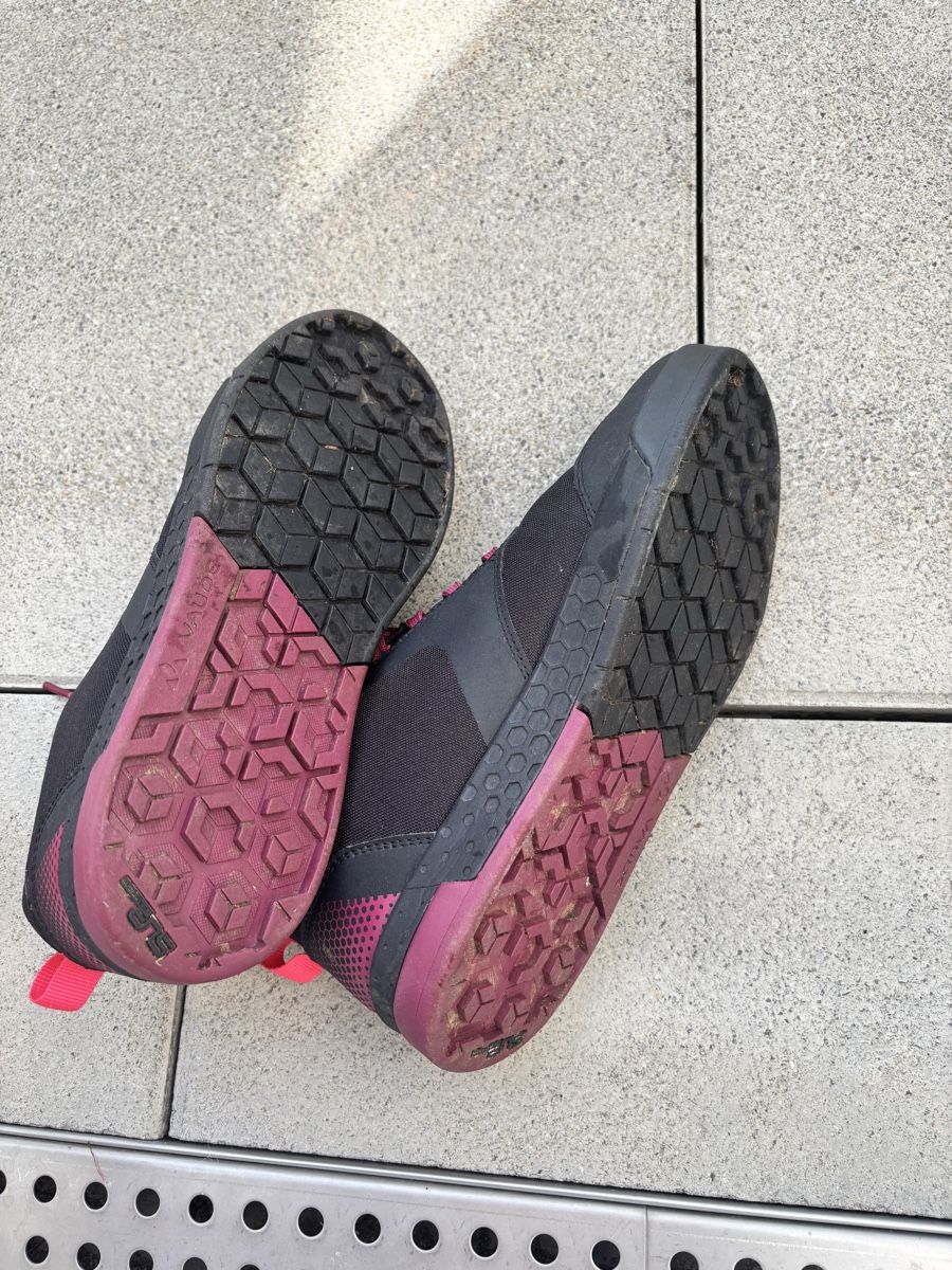 Scarpe da donna: Vaude Damen Veloschuhe Grösse 40 gebraucht – Usato da Schenkon venduto da Crikrys 2