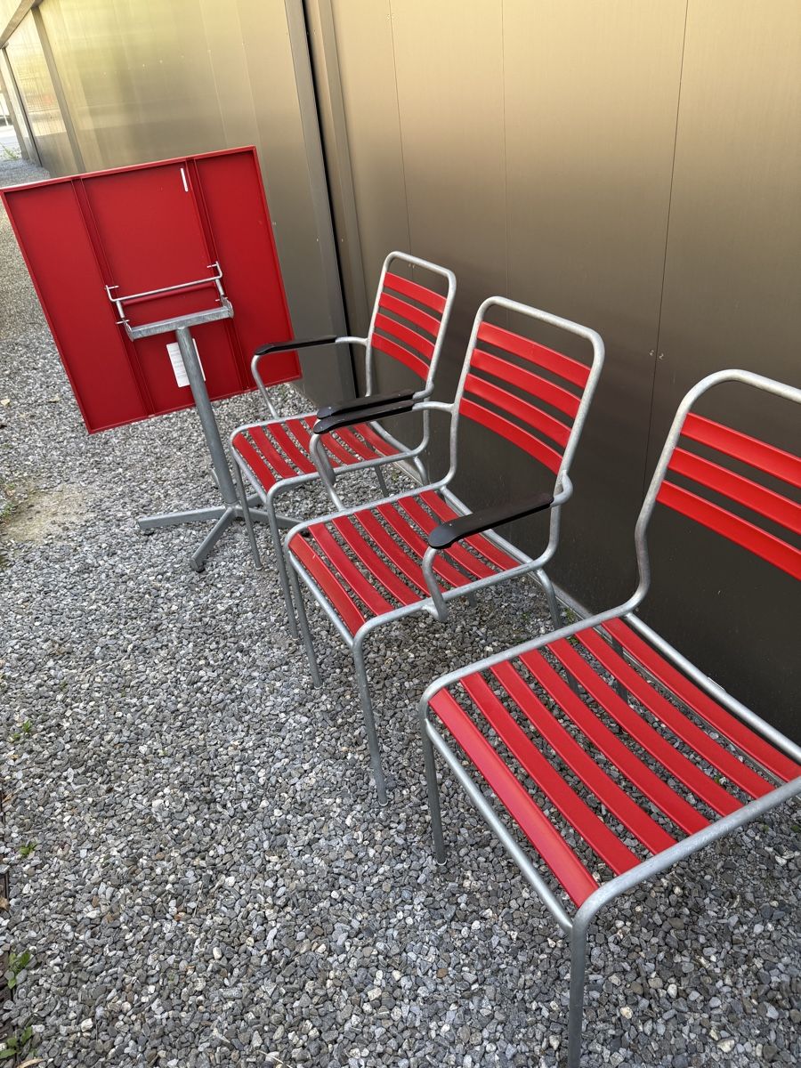 Tavoli: Gartentisch von Schaffner rot – Usato da Horgen venduto da Pezi8810 5