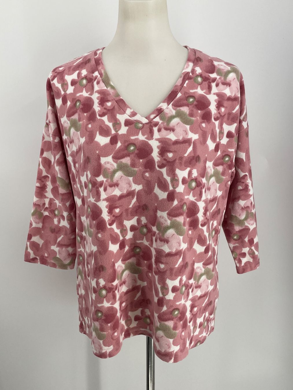 Maglioni & Felpe: Leichter flauschiger Pullover Gr. M – Usato da Auenstein venduto da moin.