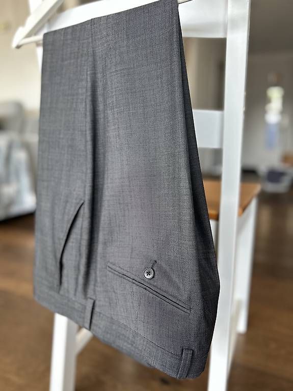 Completi: Anzug Konfirmation Gr. 48 Slimfit – Usato da steffisburg venduto da stefanruoff 1