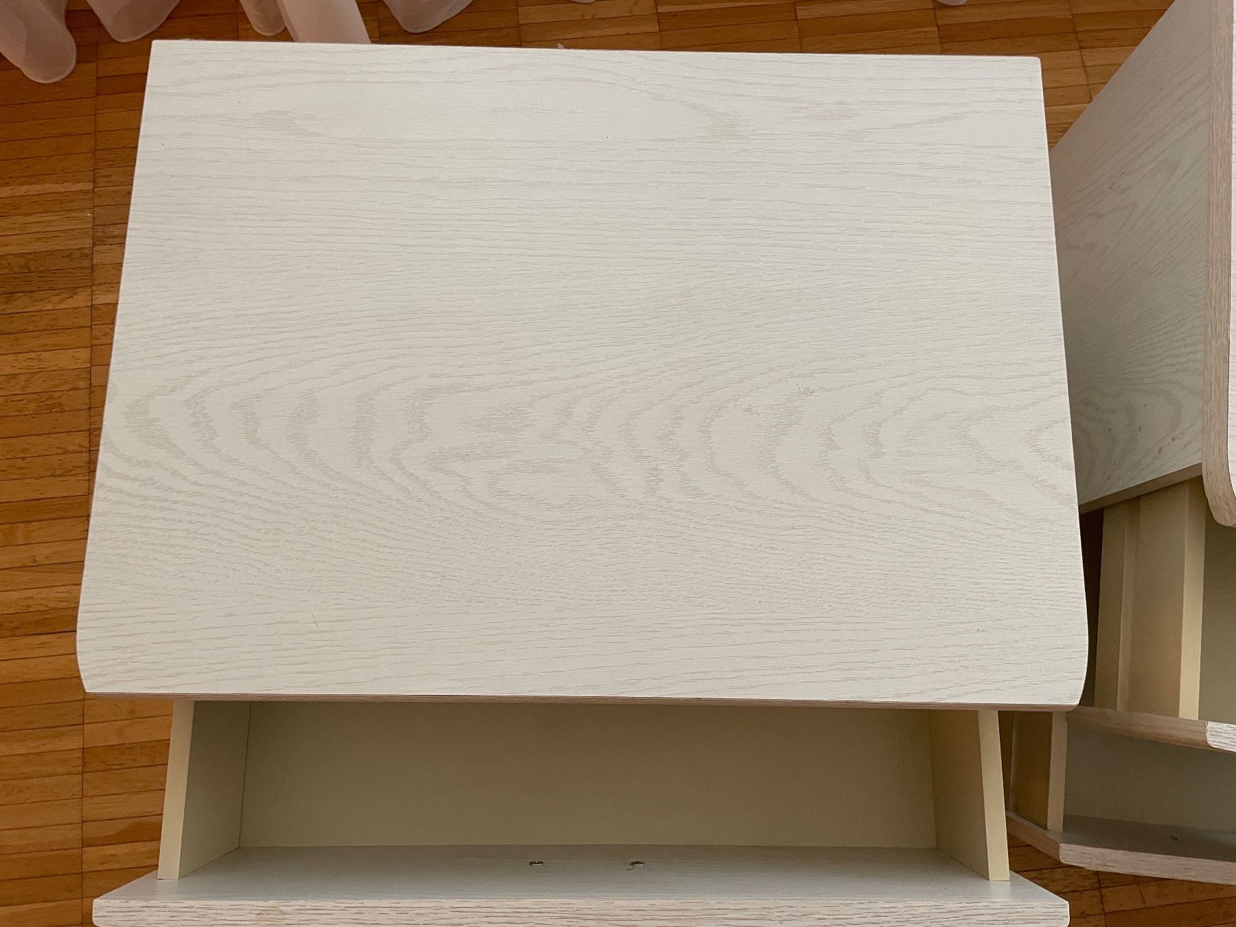 Comodini: 2 schöne Nachttische - creme weiss - Holz - robust – Usato da Neftenbach venduto da Justine76 4