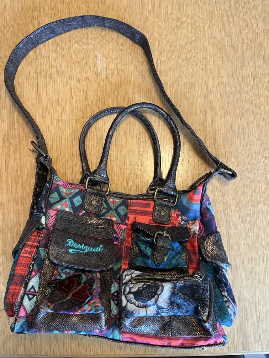 Desigual Borse da donna: Desigual Tasche multicolour gebraucht – Usato da Wetzikon ZH venduto da Steve1971