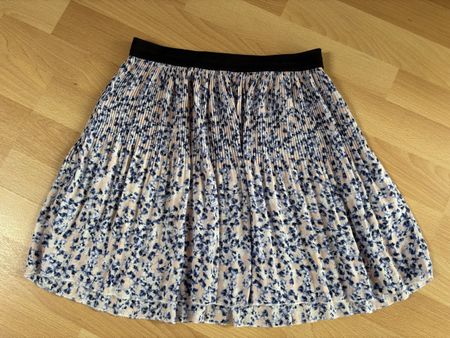 H&M Divided Mini Rock, Grösse 36, Blumenmuster, Sommer