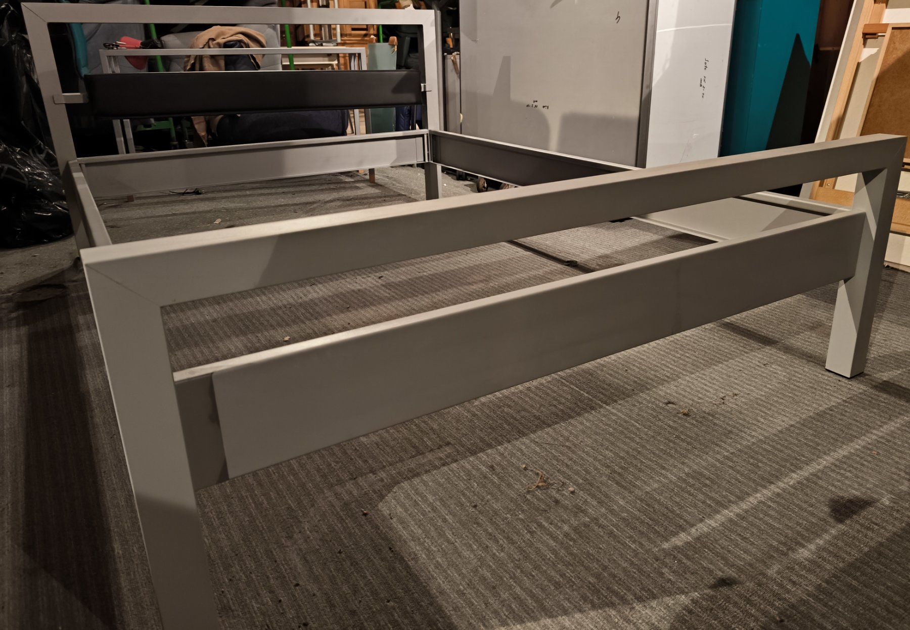 Letti: Bett Metall mit Kunstleder Kopfteil – Usato da Rorschacherberg venduto da snOOpydOg11