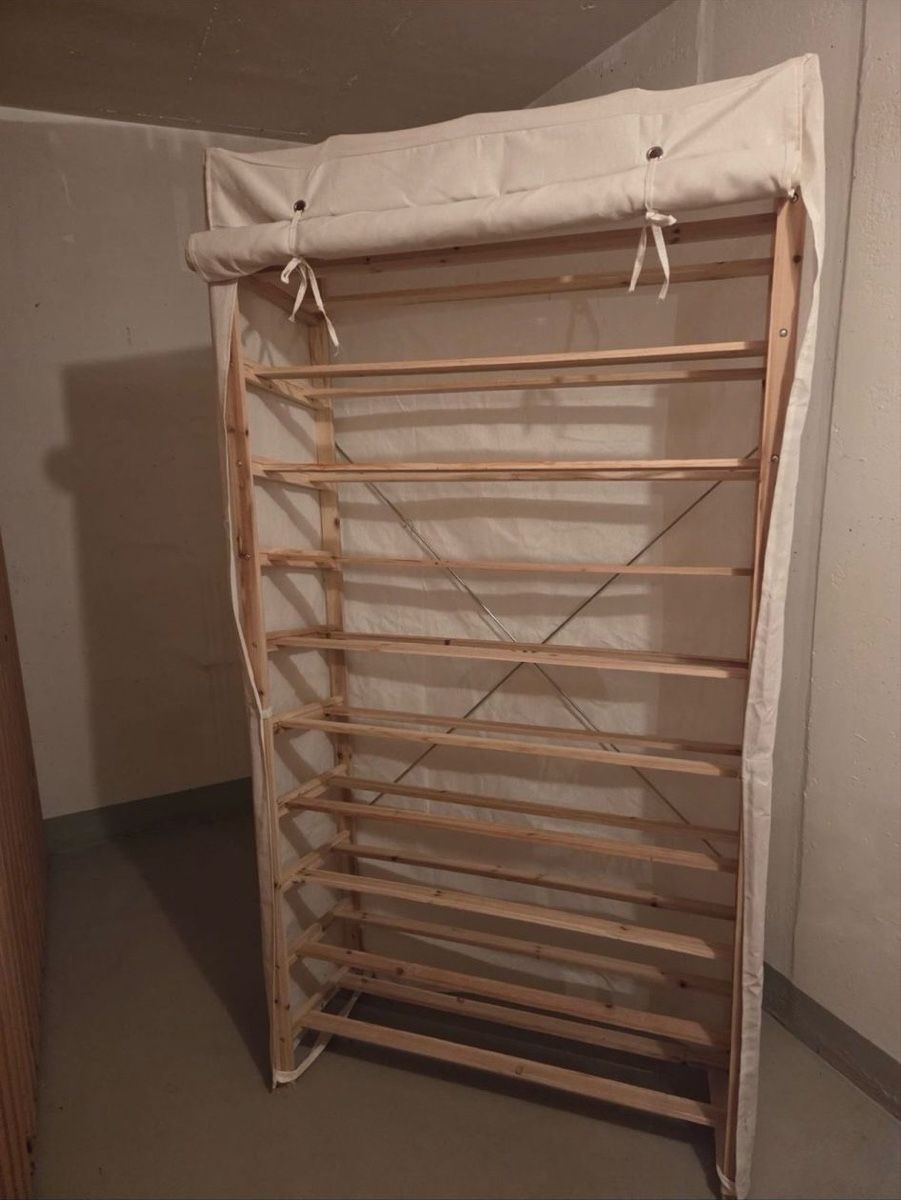 Articoli in legno: Schuhgestell aus Holz – Usato da Schönenwerd venduto da ben_5527