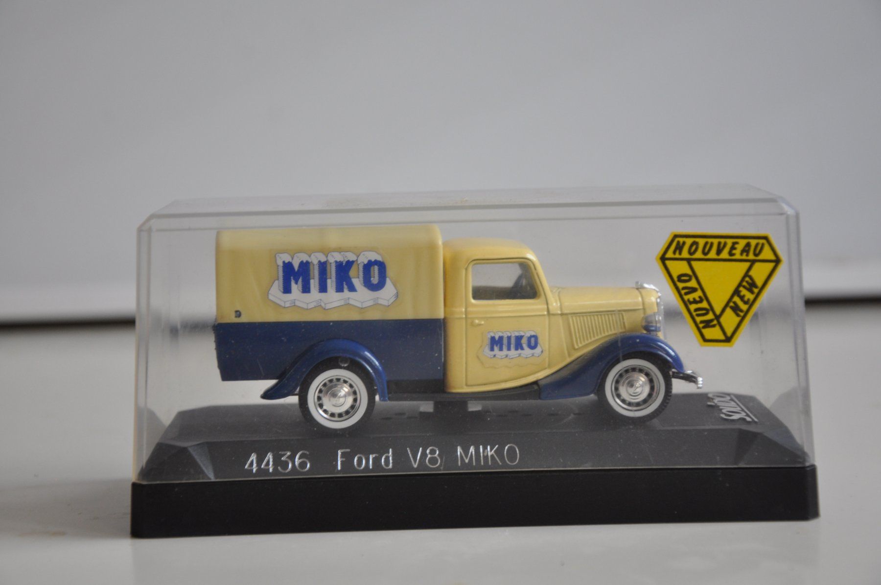 Solido Modellautos: Ford V8 Miko von Solido 1:43 – Neu und originalverpackt aus Ebnat-Kappel von Aallerlei 2