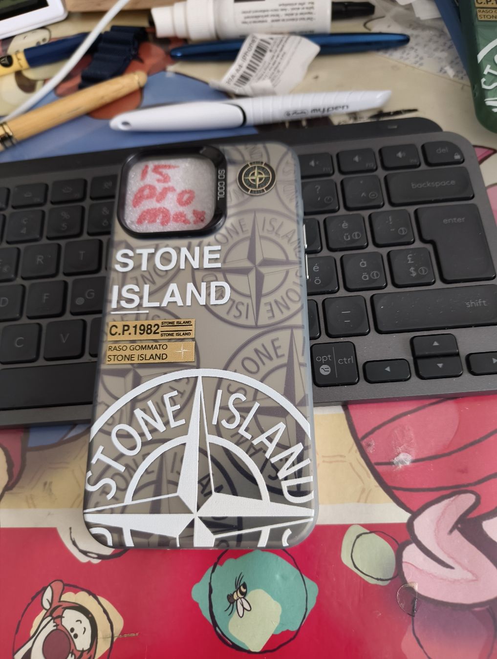 Stone Island Covers & Schutzfolien: Coque très solide silicone pour iPhone 15 pro max – Neu und originalverpackt aus noréaz von mepla76