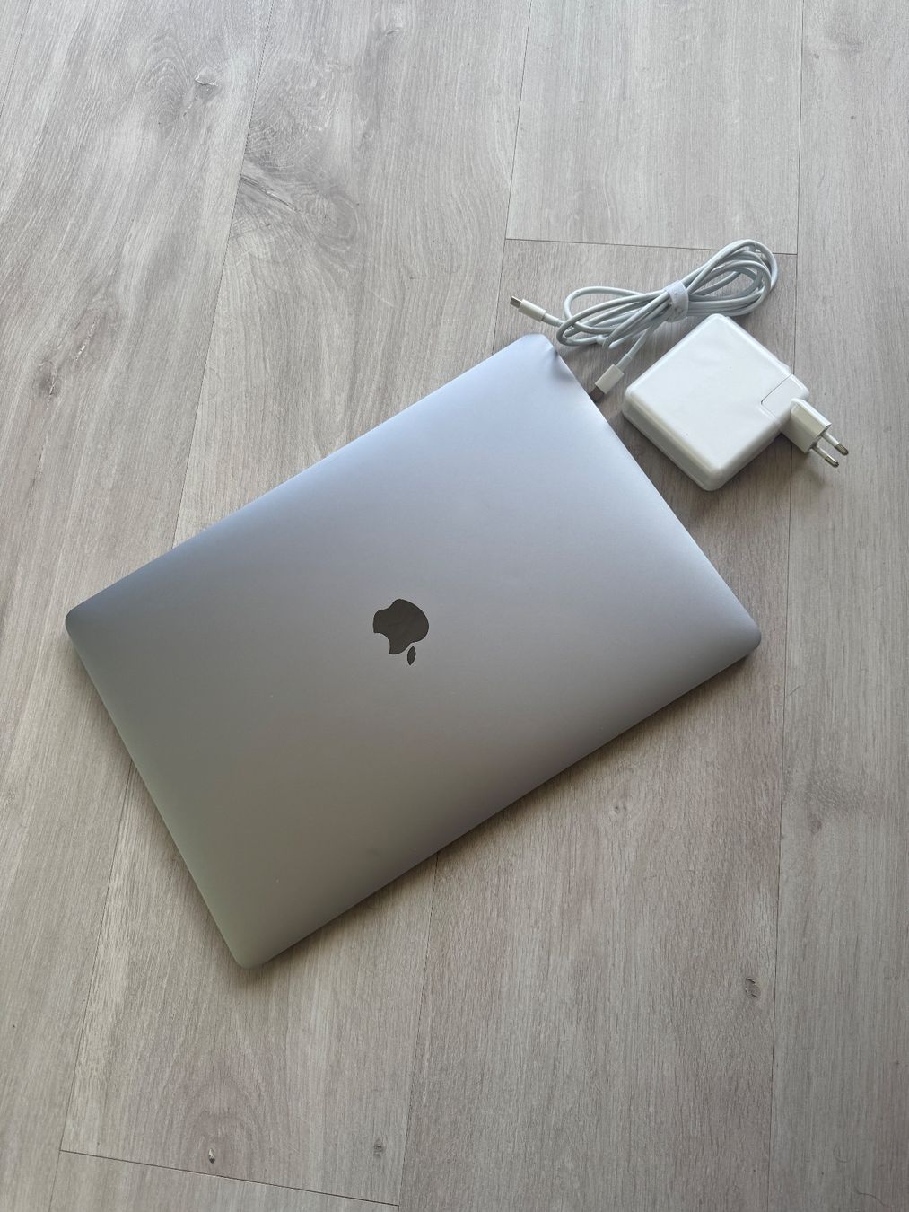 Notebook: MacBook Pro 15-inch 2016 Touchbar – Usato da Neuchâtel venduto da Bakhsh 1