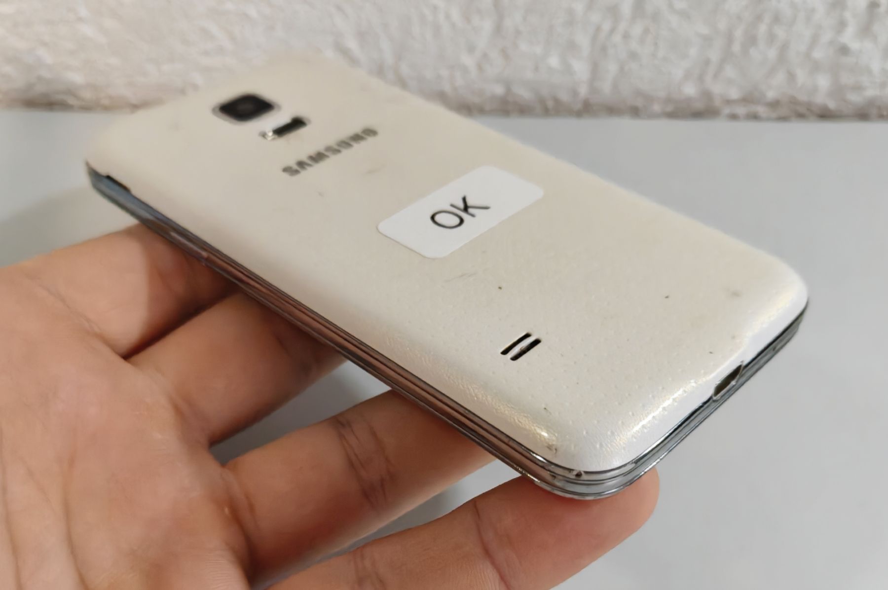 Samsung Portables: Samsung Galaxy S5 mini weiss – D'occasion à Ehrendingen par Rocky985 3