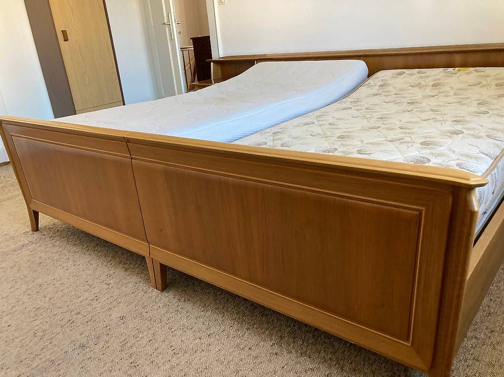 Lits: Doppelbett mit integrierten Nachttischen – D'occasion à Nürensdorf par rol_kg7r 2