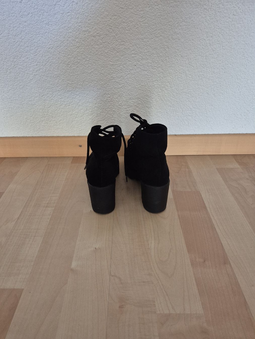 Scarpe da donna: Damenstiefelette mit Absatz, Grösse 35, Schwarz – Nuovo (secondo la descrizione) da Zürich venduto da Sami78 2