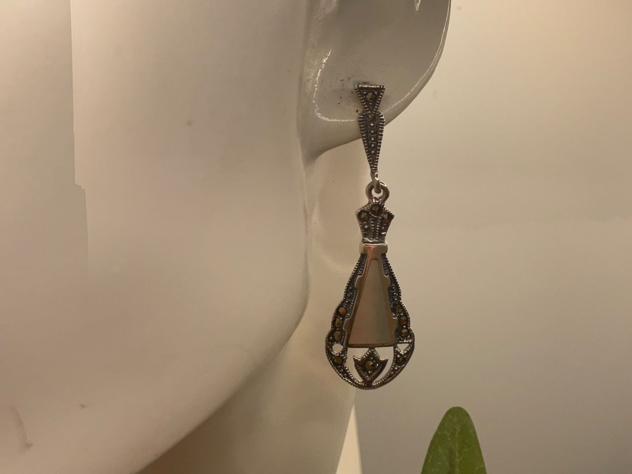 Orecchini pendenti & Orecchini a lobo: Vintage Ohrstecker mit Perlmutt – Nuovo e nell'imballaggio originale da Luzern venduto da S.Kern01 4