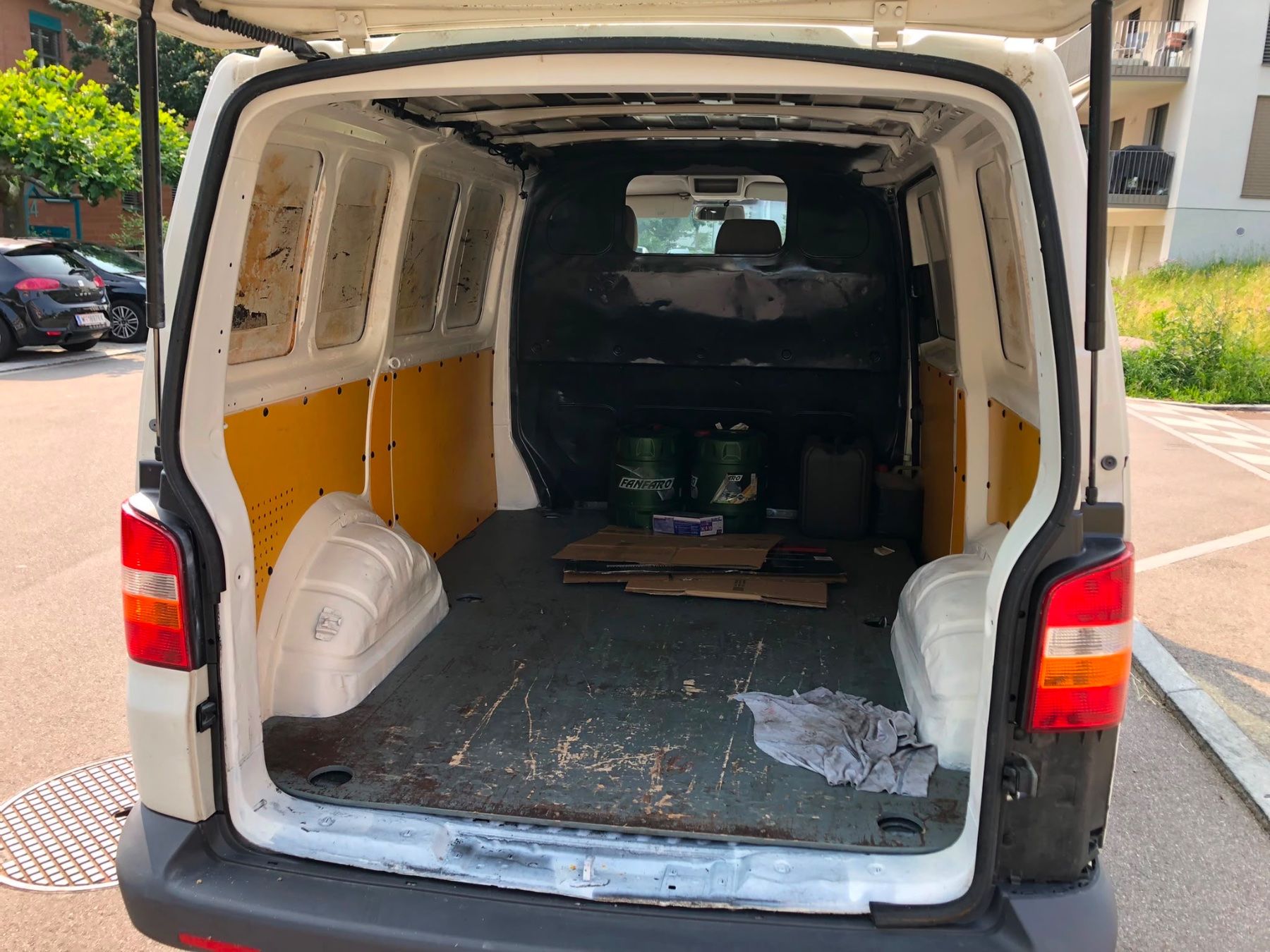 VW Veicoli commerciali: VW T5 Diesel - Transporter – Usato da Kloten venduto da Rs2js 9