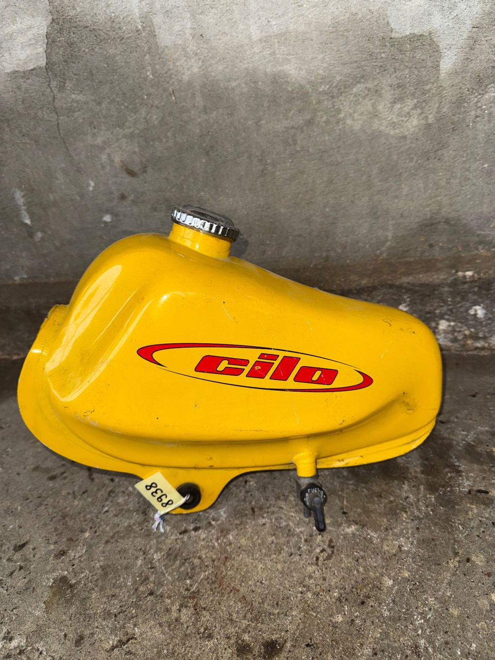 Cilo Accessori per altri veicoli: Cilo Mofa Tank Gelb – Usato da Fahrni b. Thun venduto da berger_tuning34