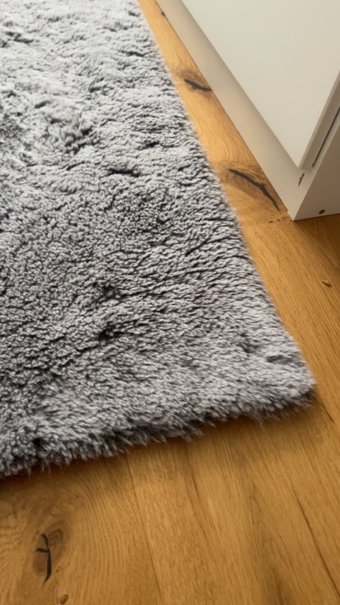 Teppiche: Flauschiger Teppich  – Gebraucht aus Grüsch von jas_vqv7 1