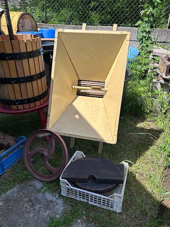 Tutti gli attrezzi: Materiale per fare il vino – Usato da Stabio venduto da Anjeli777 3