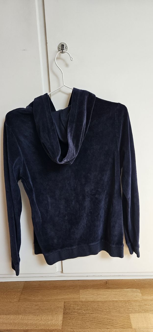 New Look Maglioni & Felpe: Jäckchen aus Samt New Look – Usato da Rombach venduto da ThriftBetter 2