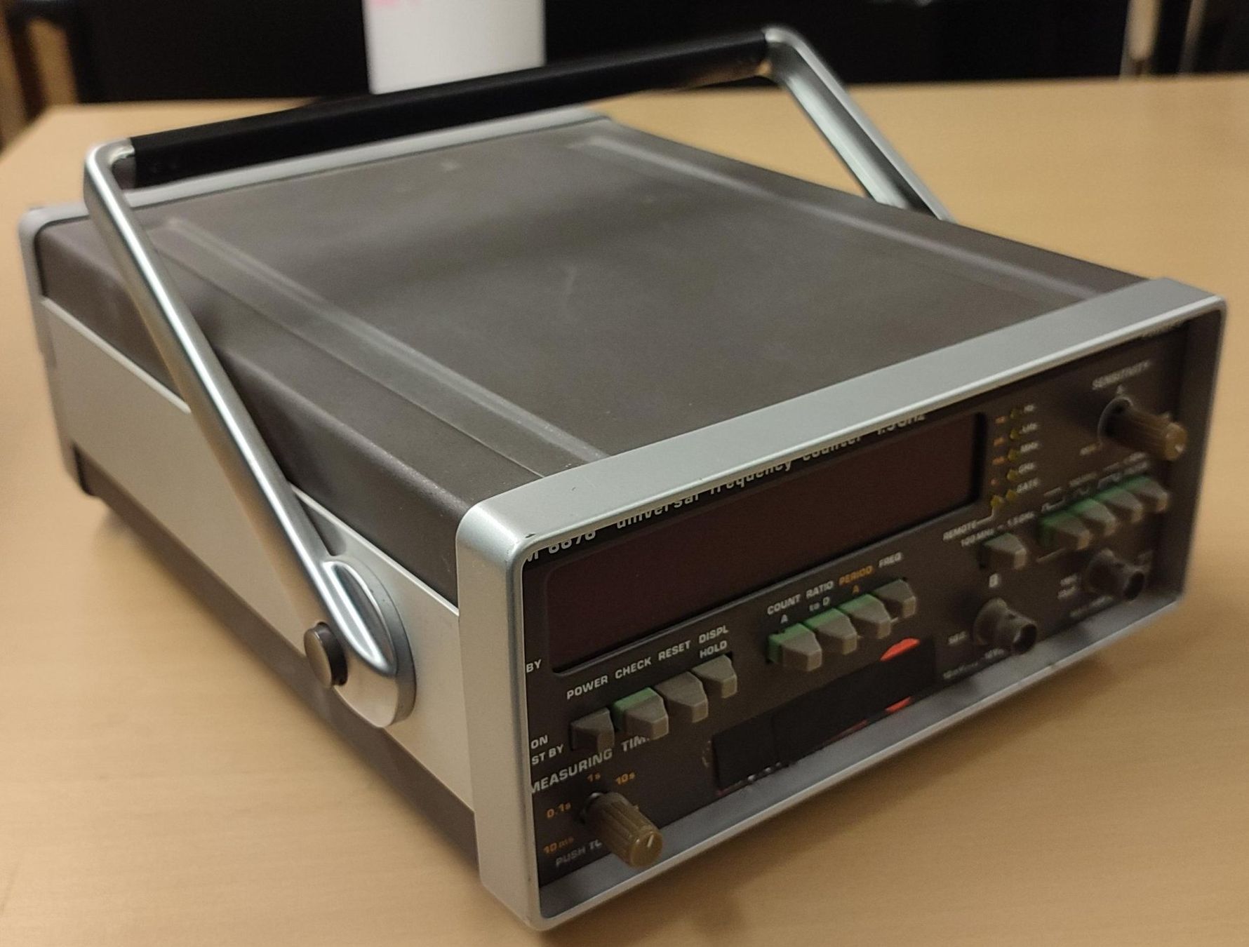 Messen: Philips PM6676 Universal Frequency Counter 1.5GHz – Gebraucht aus Zürich von Sherman 2