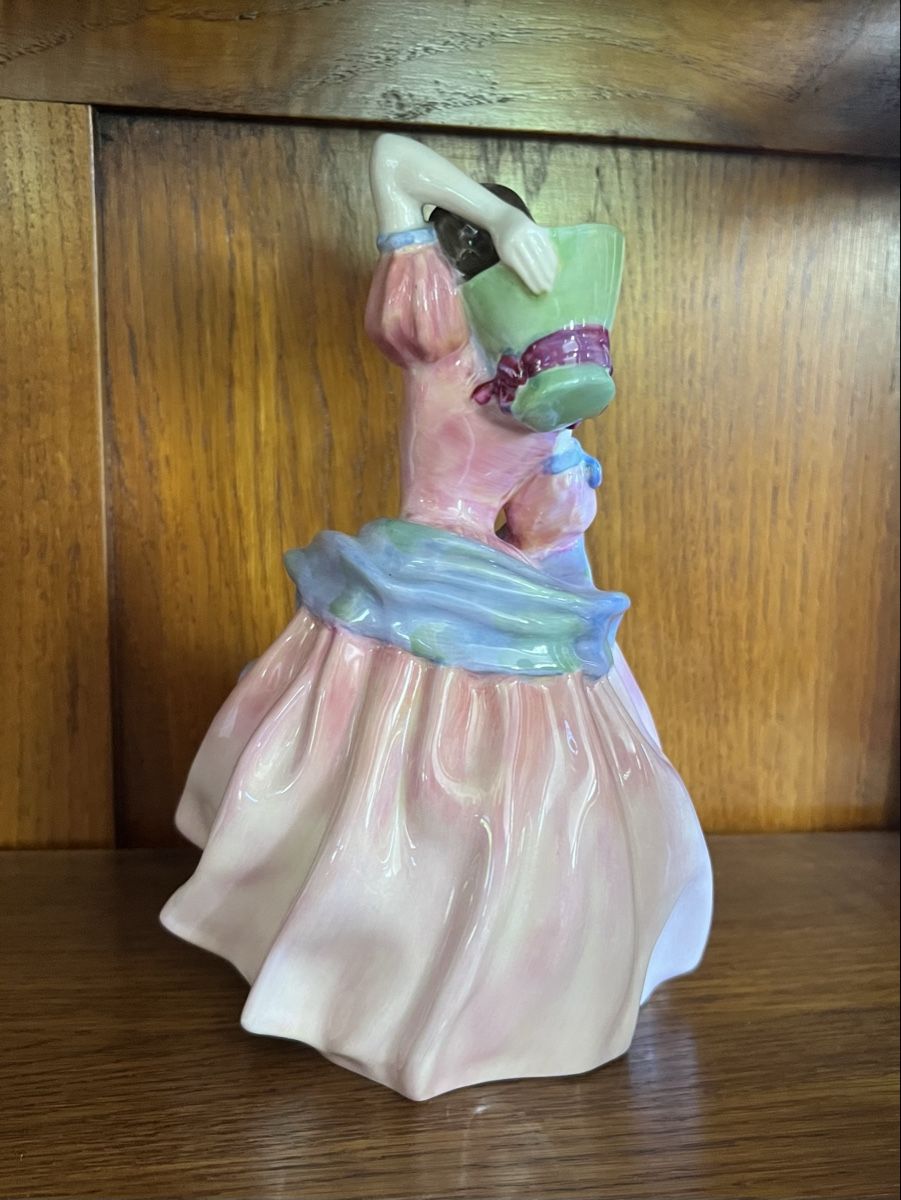 Royal Doulton Statuette: Royal Doulton "May Time" figurine, 1952, excellent condition – Nuovo (secondo la descrizione) da Genève venduto da aud_5wsk 1