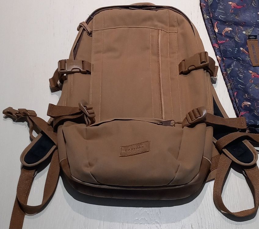 Eastpak Rucksack, braun, ca.20L Kaufen auf Ricardo