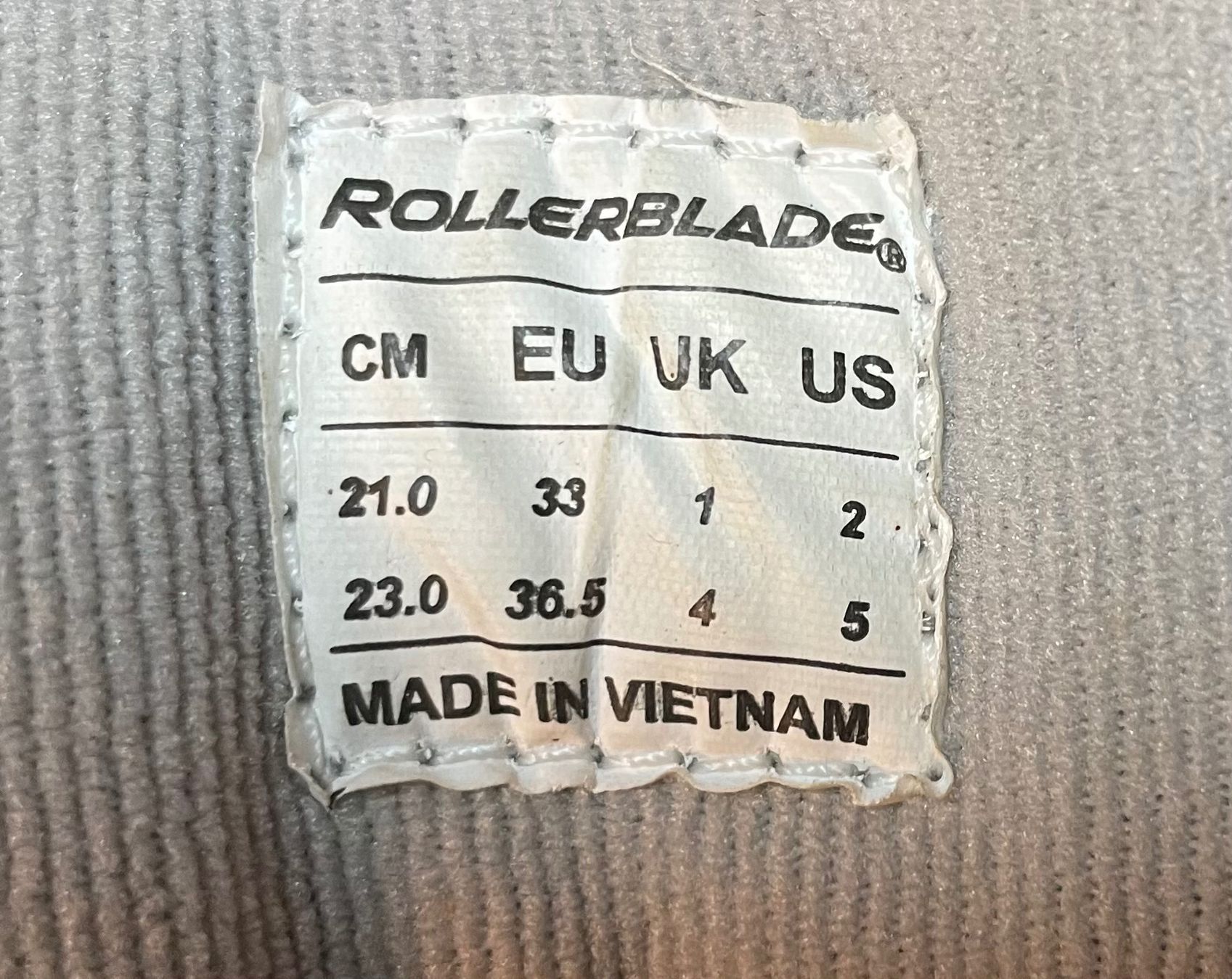 Inline-Skating & Rollschuhe: Rollers ajustables taille 33-36.5 – Gebraucht aus Longirod von vin_hn9m 2