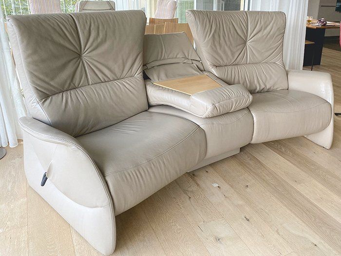Sofas: Gut erhaltene 2er + 3er Sitzgarnitur, Echtleder soft grey – Gebraucht aus Hauenstein von Ks9491 1