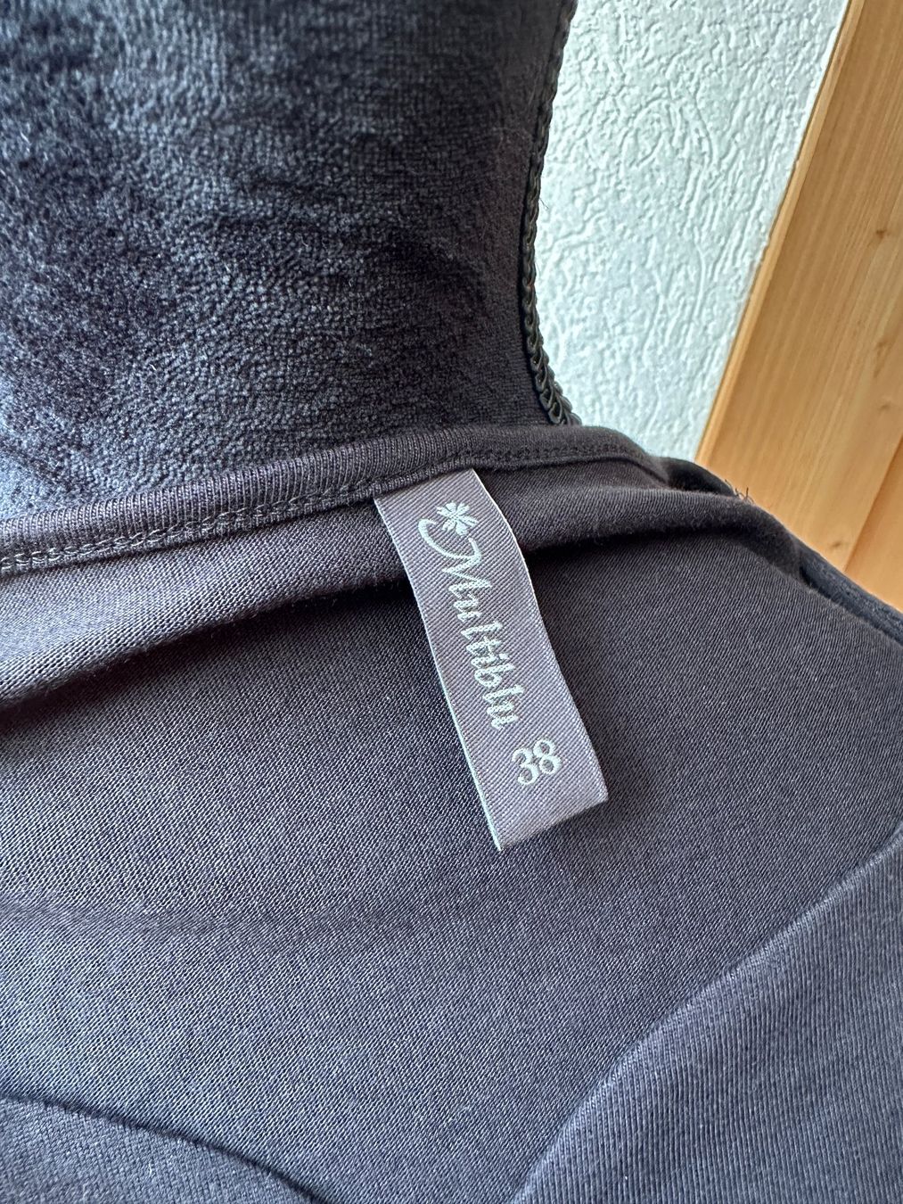 Lots de vêtements: 2 Viskose Pulli 3/4 Ärmel S/M – Neuf (Voir description) à Gümmenen par FelizitasHermann 3