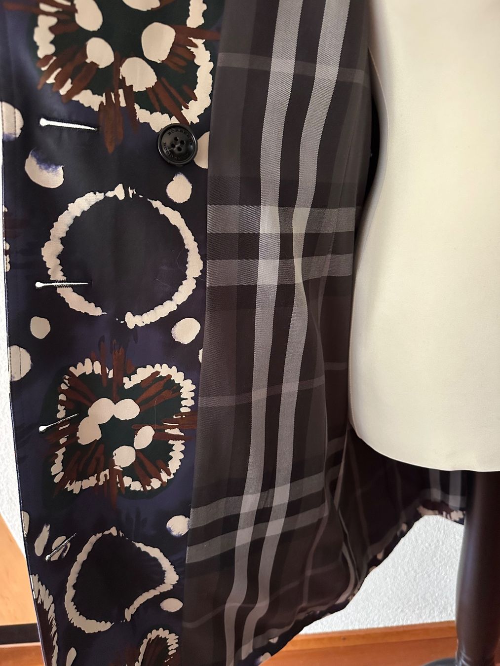 Burberry Cappotti: Trenchcoat Burberry, size 38(IT 42) – Usato da Zug venduto da mkurganskaya 4