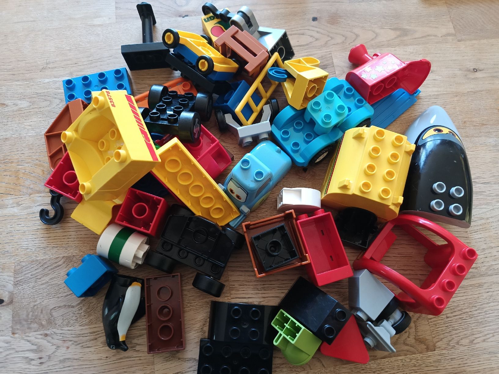 Lego Kit di costruzioni: Lots de rails Lego Duplo + pièces diverses  – Usato da Bex venduto da Canouille 2