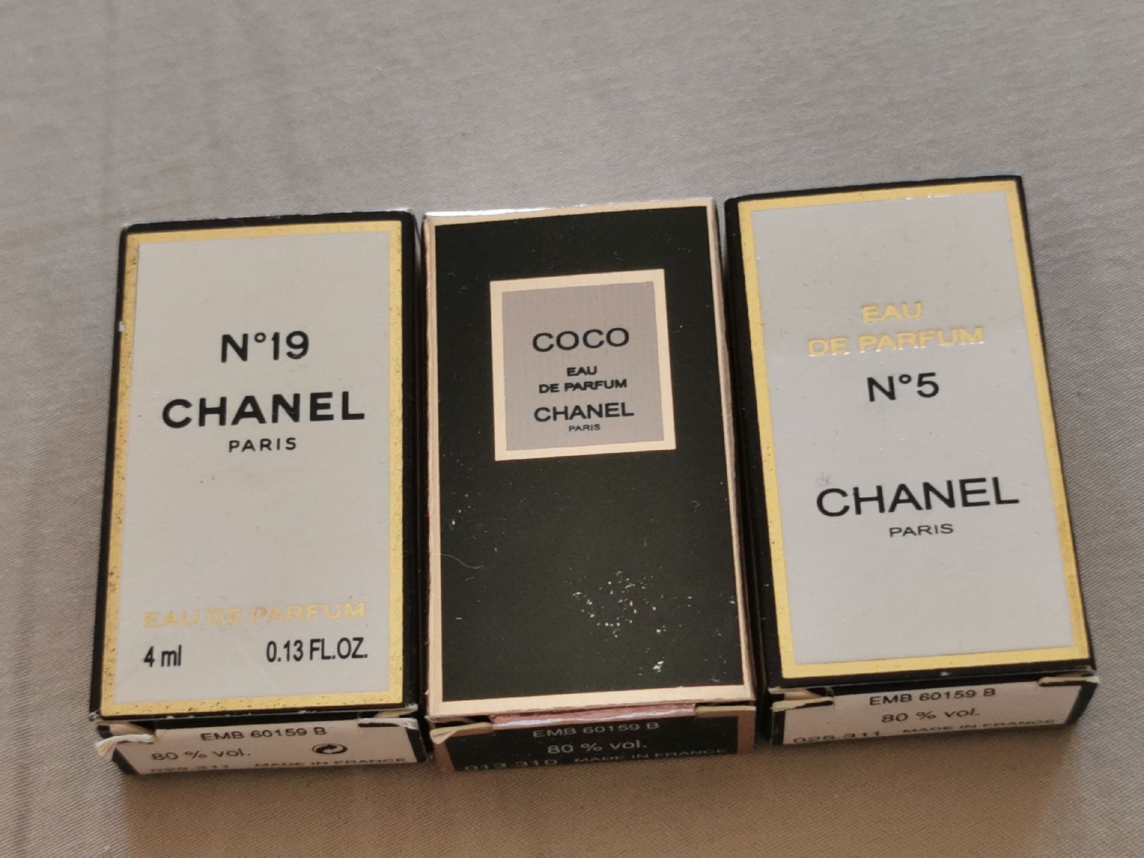 Chanel Profumi & Eau de Toilette: Chanel drei EdP 4 ml. N5, Coco, N19. – Nuovo e nell'imballaggio originale da Schlieren venduto da vlalif