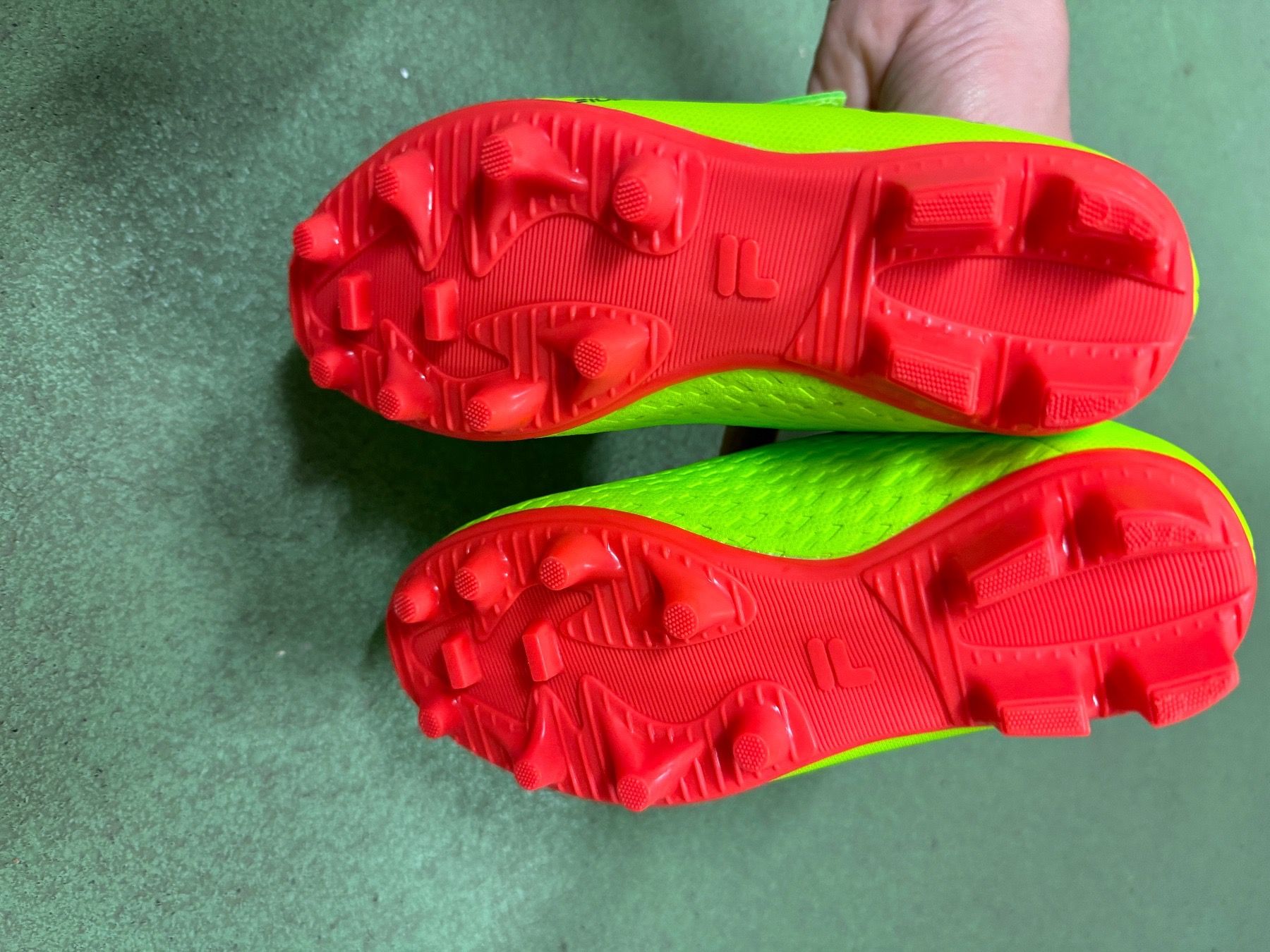 Coole FILA Fussballschuhe Nocken 28, *GANZ NEU* (Neu und