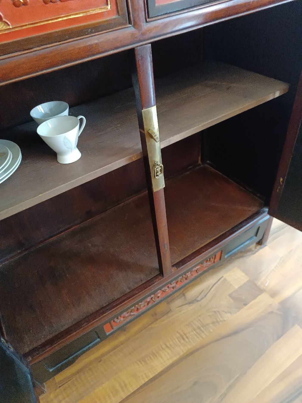 Vetrine: Asiatische Vitrine Schrank Vintage – Usato da Riehen venduto da twentymodern 5