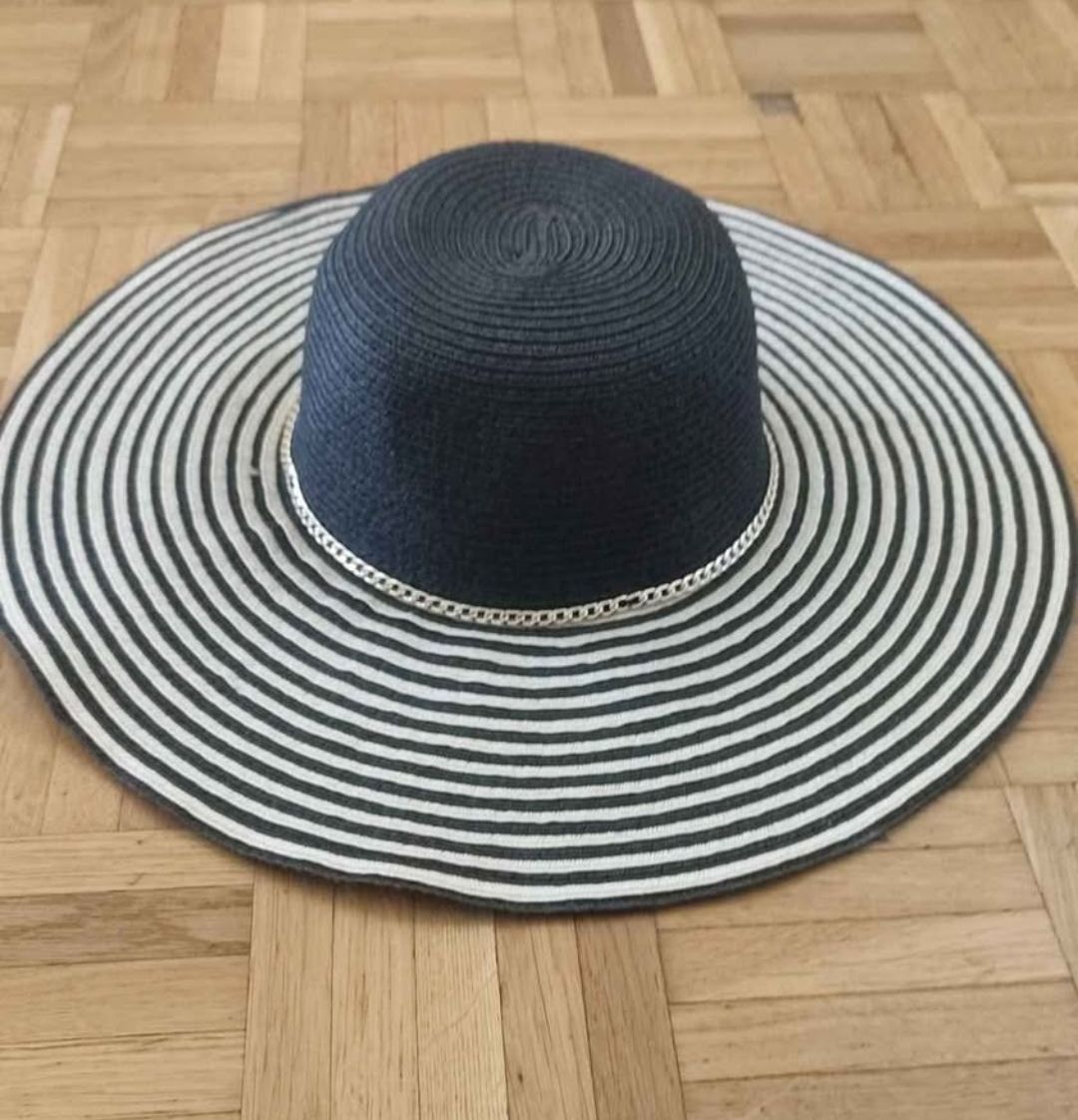 Copricapi, berretti & cappellini: Sonnenhut  – Usato da Waltenschwil venduto da Bodensee84