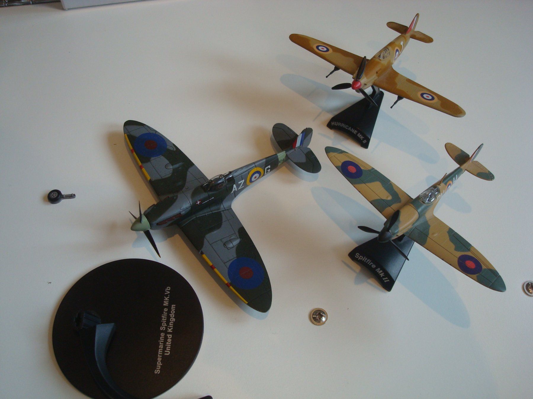 Kit di modellismo & Modellini statici: Modelflugzeuge 3 Stück – Difettoso da Riehen venduto da Baerewaegli